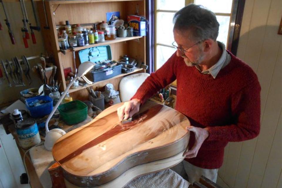 Classical guitar luthier: Graham Caldersmith (Ausralia)