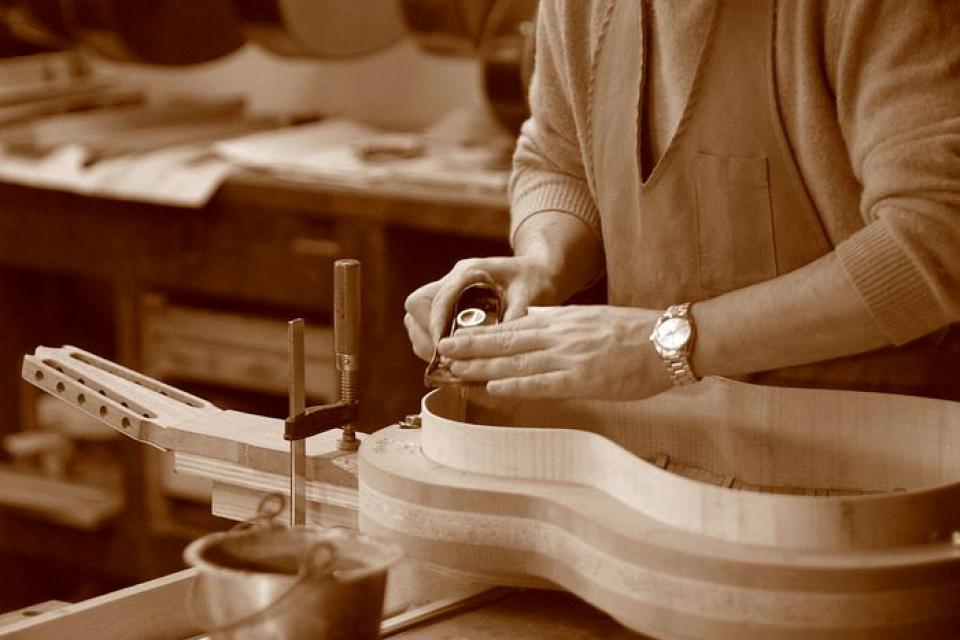 Interview with classical guitar luthiers: Lorenzo Frignani (Italy)